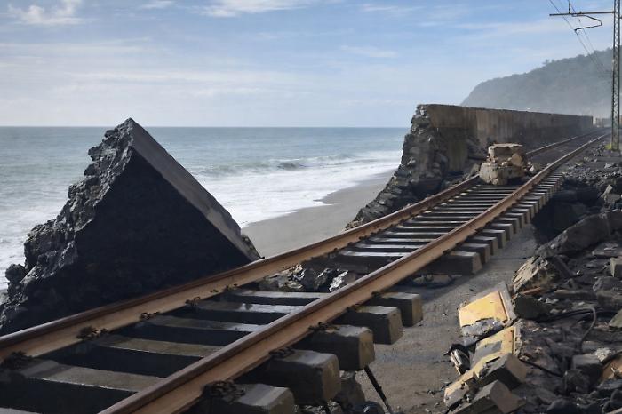 Dopo il ciclone Harry in Sicilia, circolazione ferroviaria in ripresa