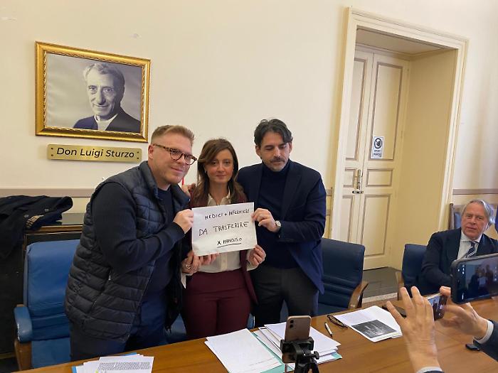 Indagine su Mancuso travolge Caltanissetta: l'opposizione chiede le dimissioni di Tesauro e la risposta &egrave; al vetriolo