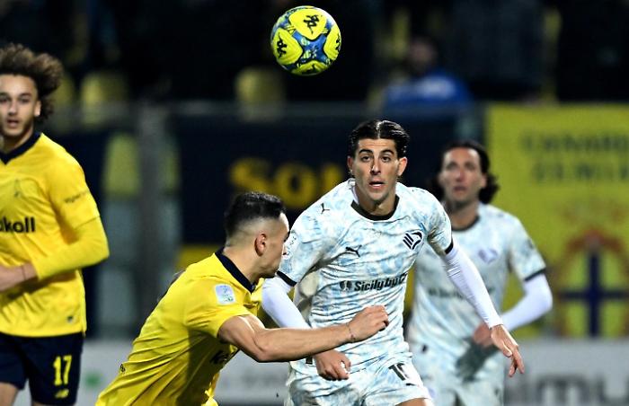 Il Palermo fermato dal Var, col Modena &egrave; solo pari e le prime si allontanano