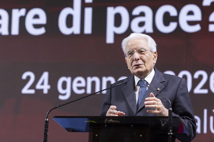 Mattarella a Cefal&ugrave;: &laquo;Il Mediterraneo sia un ponte tra passato e futuro&raquo;. Applauso in cattedrale per le vittime della tempesta Harry