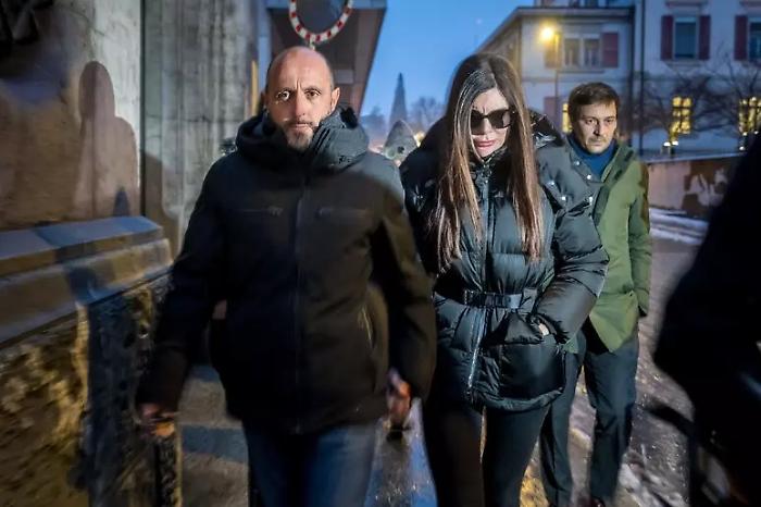 Crans Montana,  la versione di Jacques Moretti: &laquo;I pannelli di schiuma forse imbevuti di alcol&raquo;