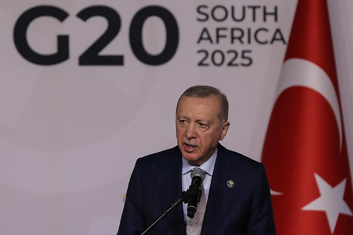 Erdogan, il leader indispensabile: perch&eacute; le voci sulla sua salute muovono le placche tettoniche della politica turca