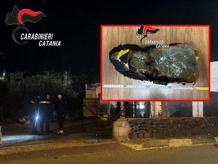 Negozio a fuoco a San Giovanni Galermo, ma nel bidone della&nbsp;spazzatura c'era mezzo chilo di marijuana