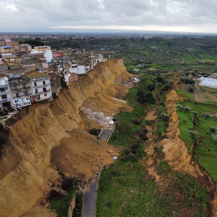 Frana a Niscemi: 311 immobili per gli sfollati e in arrivo i primi contributi economici