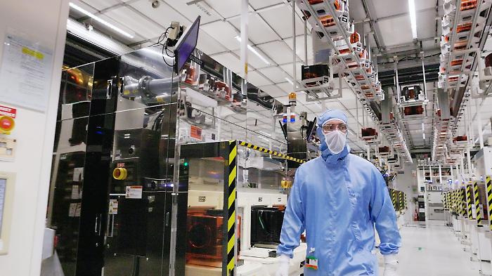 St: il Pd siciliano lancia il &ldquo;cartello europeo&rdquo; per il mercato dei semiconduttori