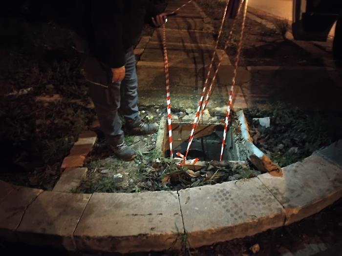 Scicli, resta incastrata dentro un tombino. Ferita una donna