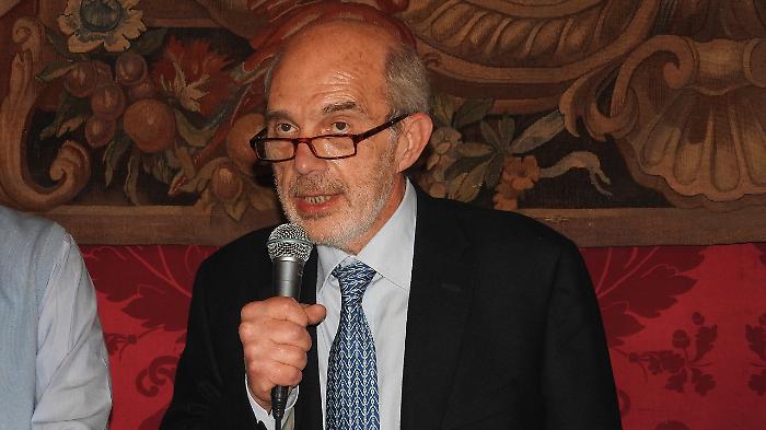 Processo "Universit&agrave; Bandita": l'ex rettore Basile condannato a cinque anni 