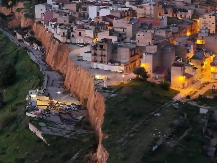 Frana a Niscemi: la Procura di Gela apre un fascicolo per disastro colposo