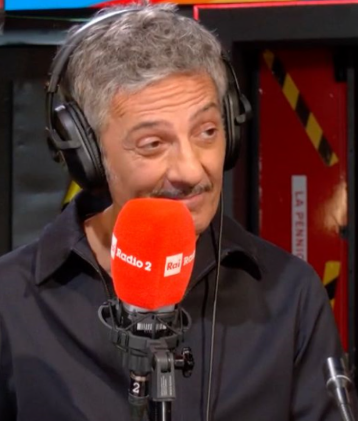 Il pensiero di Fiorello per Niscemi a "La Pennicanza": &laquo;Non molliamo la presa&raquo;