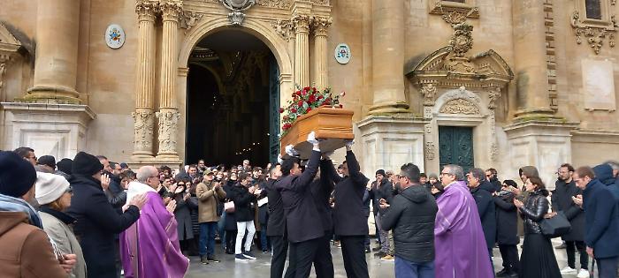 Ragusa, l'ultimo saluto a Pinuccio La Rosa