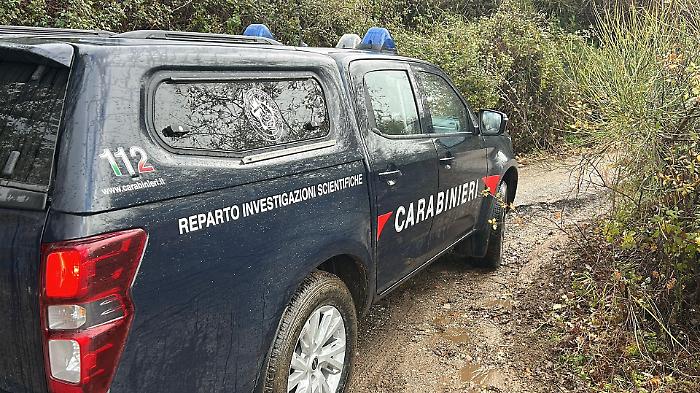 Tre cadaveri nel bosco e tutti hanno delle ferite da arma da fuoco: giallo nel Messinese
