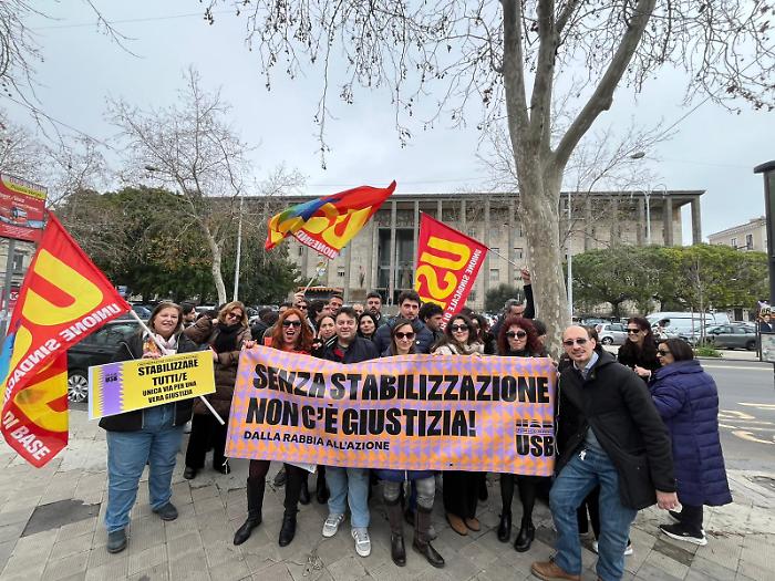 Precari della Giustizia protestano: &laquo;La stabilizzazione deve essere per tutti&raquo; VIDEO