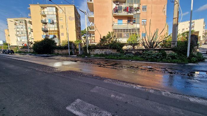 Catania: liquami via 4 Novembre 