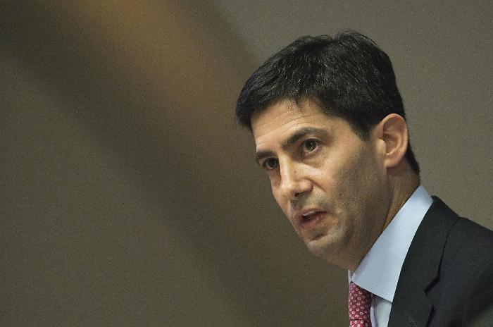 Oro e argento in caduta libera: cosa c&rsquo;&egrave; davvero dietro lo schianto che ha gelato i mercati