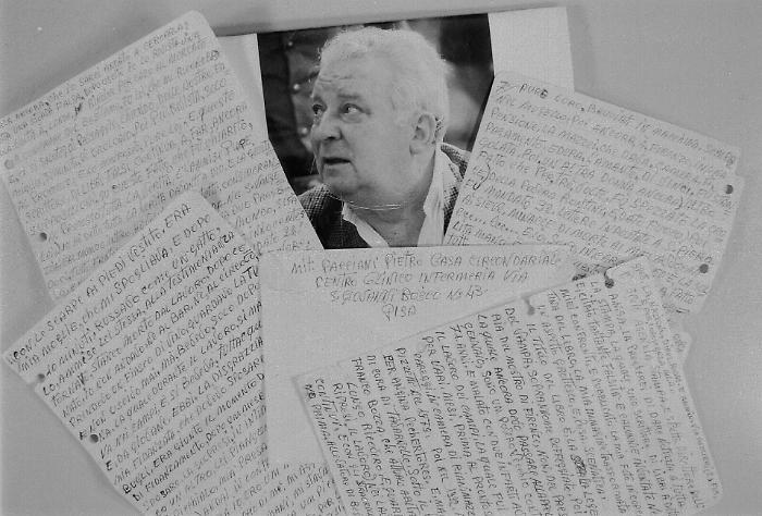 Mostro di Firenze, spunta la pista a luci rosse: tre delitti maturati nel mondo dei vhs di contenuto pornografico?