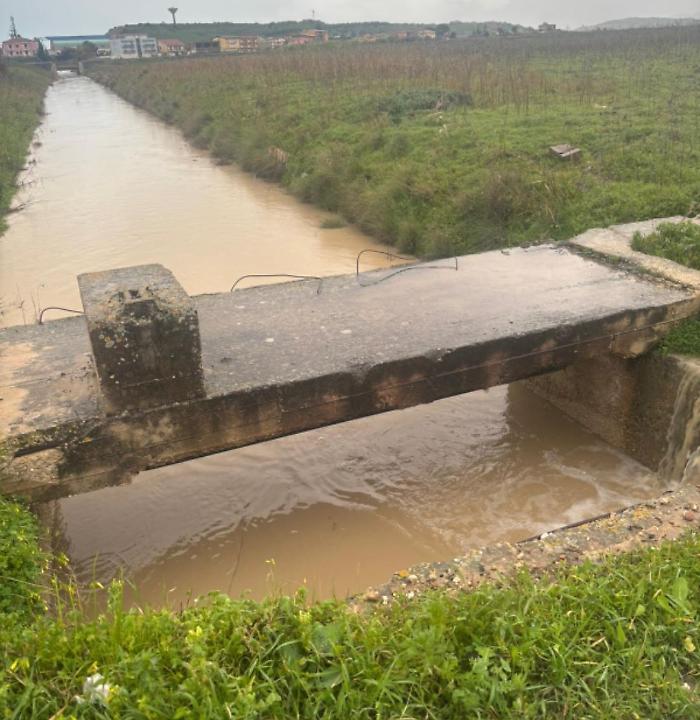Allerta a Gela: il torrente Alessi fa paura, allagamenti a Poggio Blasco e Cantina Sociale