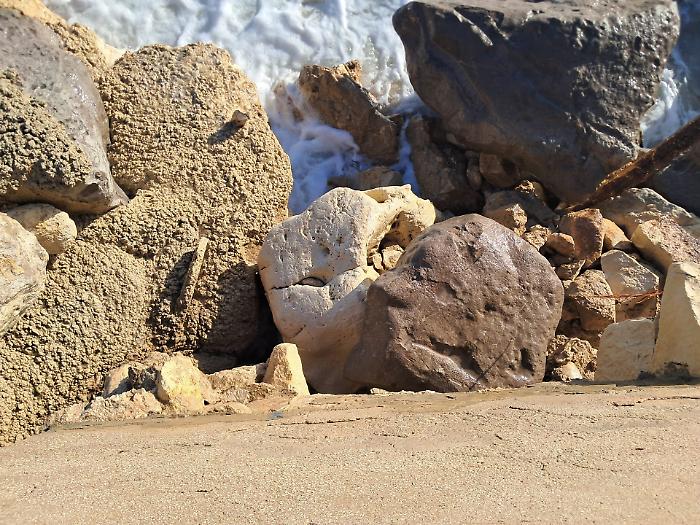 Ancora danni legati al maltempo e alle mareggiate a Ispica, chiusa una strada vicina al litorale