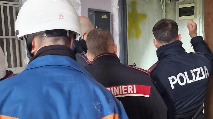 Controlli straordinari a Siracusa: esplosivi, droga e allacci abusivi