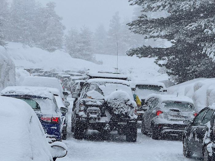 Etna off limts per vento e neve: il Comune di Linguaglossa chiude via Provenzana