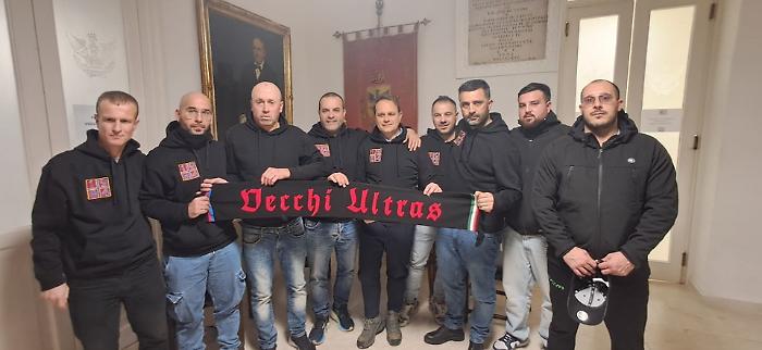 "Vecchi Ultras" portano solidariet&agrave; a Niscemi