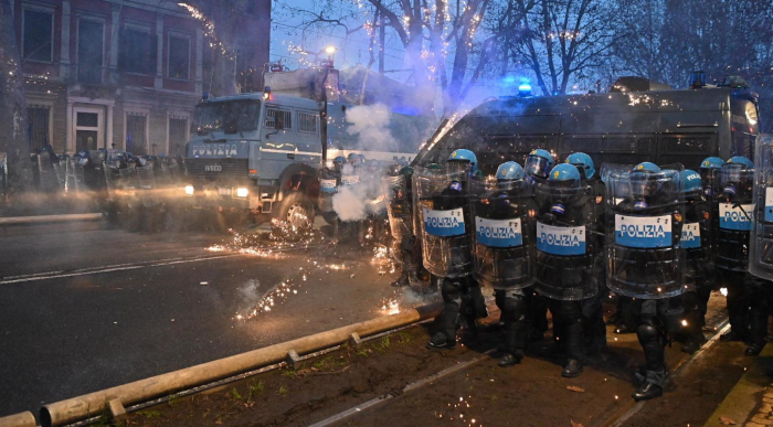 Pacchetto sicurezza, stretta su piazze e coltelli: fermo preventivo, zone rosse e scudo penale