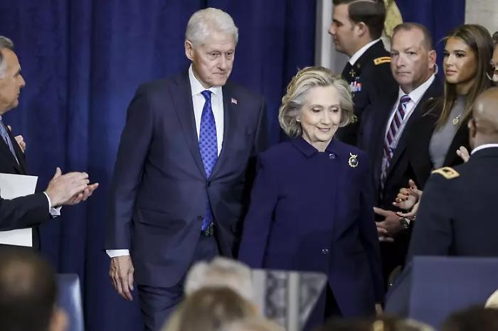 Bill e Hillary Clinton deporranno su Epstein: prima volta dal 1983 per un ex presidente