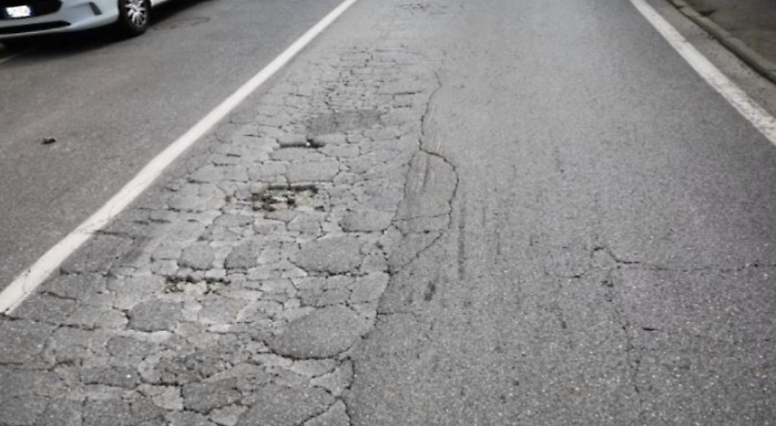 Troppe buche sulla Scicli-Donnalucata, automobilisti inviperiti