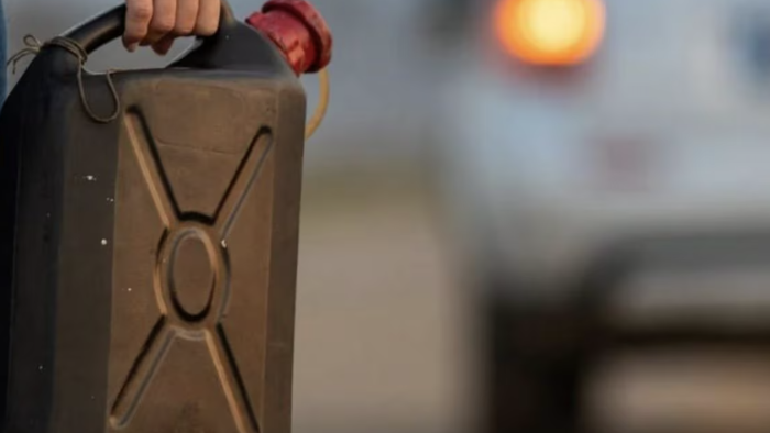 Tenta di incendiare gli uffici del Comune di Modica con una tanica di benzina, il difensore: "Era in un momento psicologico difficile"