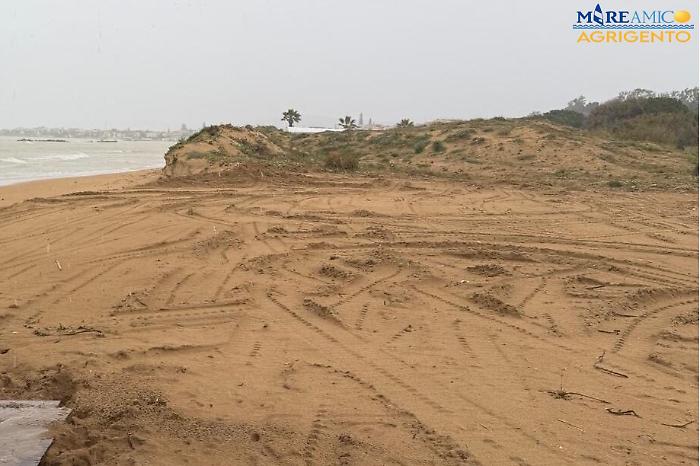 Dune sbancate a San Leone, Mareamico accusa: "Lavori abusivi per favorire nuovi chioschi"