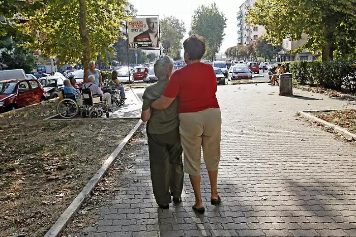 Scattano i nuovi contributi per colf, badanti e baby sitter: cosa cambia