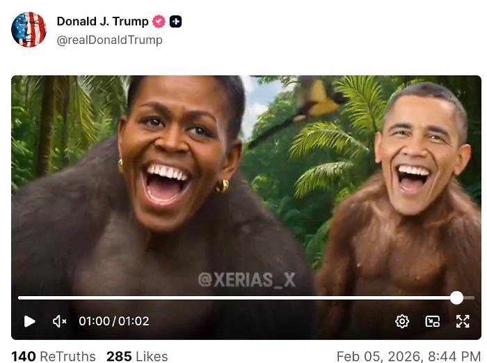 Trump condivide video con gli Obama raffigurati come scimmie: bufera internazionale