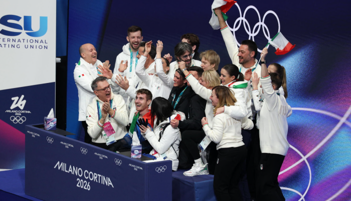 Ancora una medaglia per gli azzurri a Milano Cortina, Italia di bronzo nel pattinaggio di figura a squadre