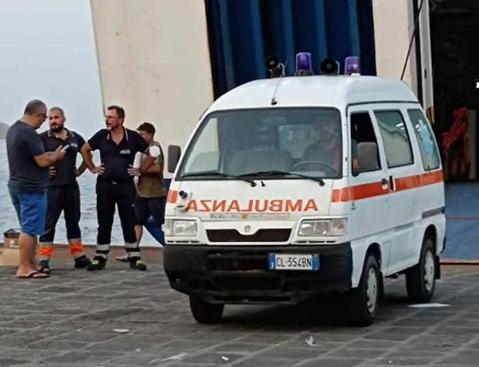 Panarea senza ambulanza da sei mesi, soccorsi con mezzi di fortuna