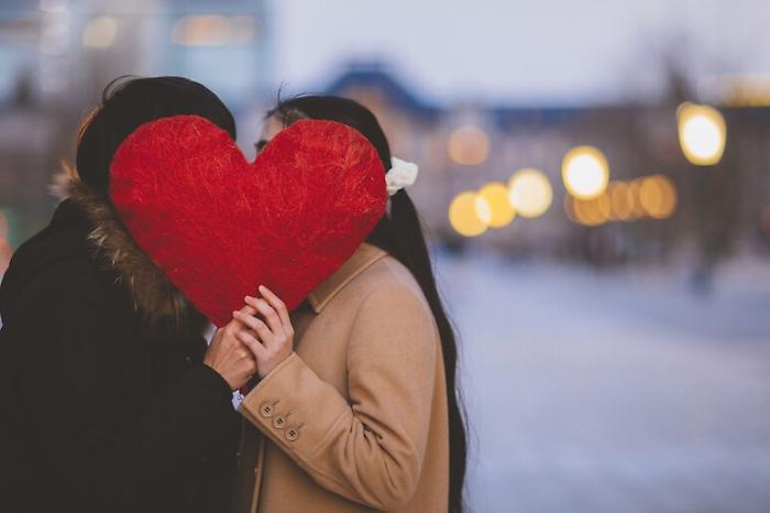 San Valentino: idee regalo per sorprendere (davvero) chi ami