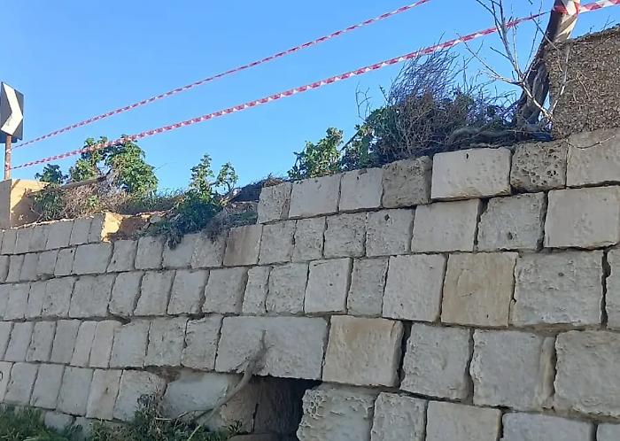 Cava D'Aliga, sfiorata la tragedia: con l'auto rischia di volare dalla scogliera