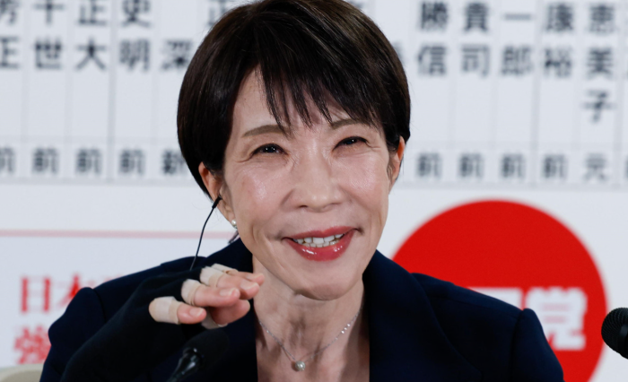 Giappone, trionfo di Sanae Takaichi: prima premier donna vince le elezioni con oltre 300 seggi