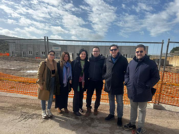 Comiso, sopralluogo al cantiere del Carducci dove saranno realizzate le nuove classi