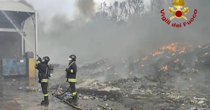 Incendio a Campofelice, per due giorni limiti di diossina sforati per sette volte