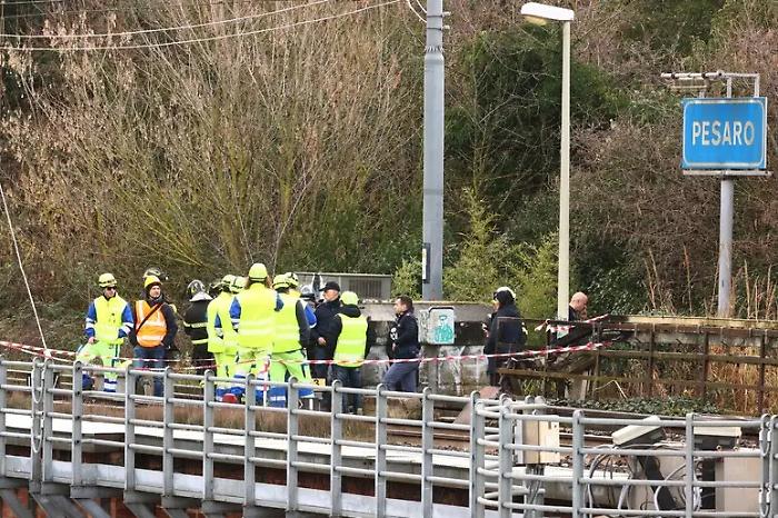 Sabotaggio ai treni a Pesaro, arriva la rivendicazione su un blog anarchico