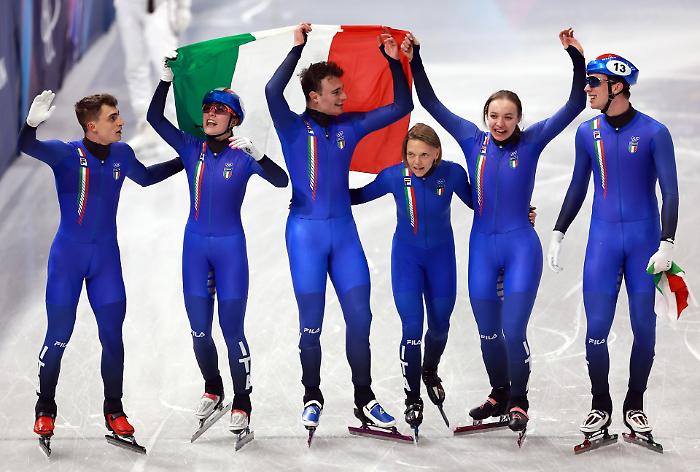 Impresa italiana a Milano-Cortina nello short track: oro in staffetta mista