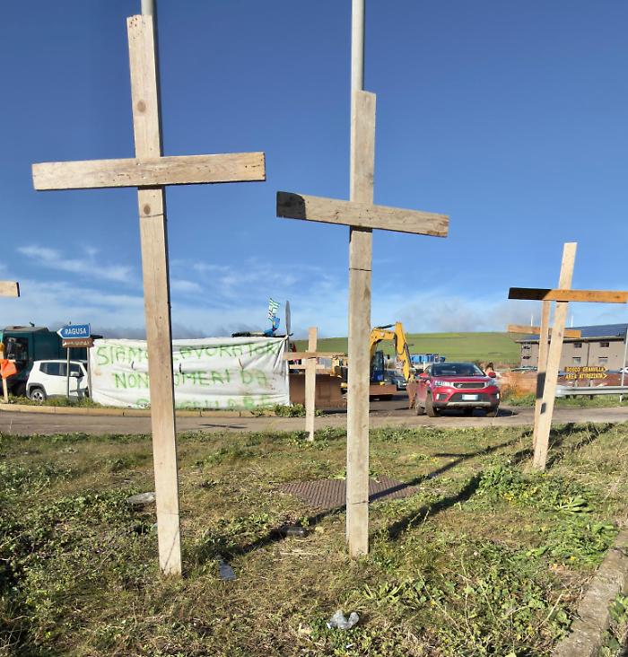 Croci sul cantiere della Ragusa-Catania, l'on. Campo: "Oggi il sopralluogo. Solidali con i lavoratori"