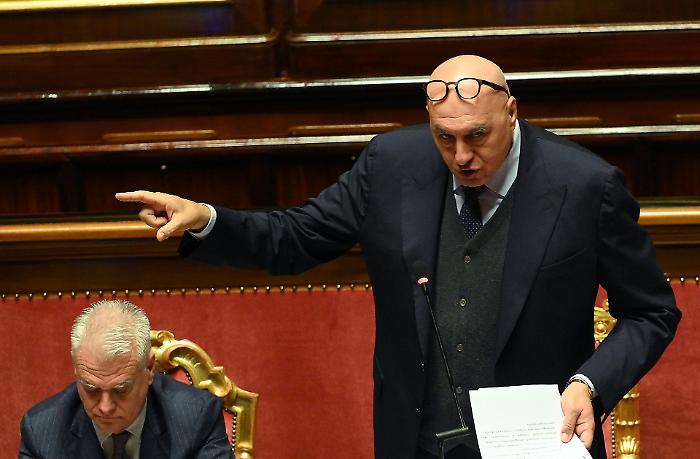 Fiducia sul decreto Ucraina, resa dei conti in Aula: perch&eacute; il governo accelera e perch&eacute; Vannacci incalza Salvini