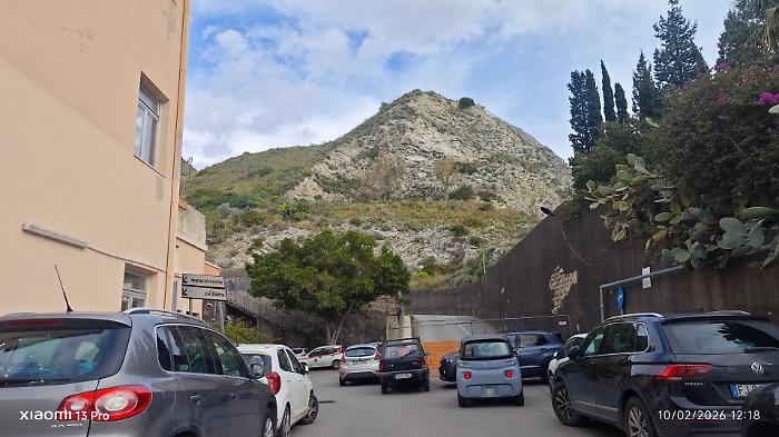 Frane, cantieri e parchimetri: &egrave; caos attorno al San Vincenzo