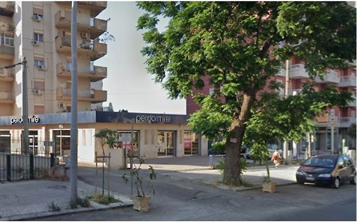 Furto con spaccata in corso Calatafimi, svaligiata la cassa