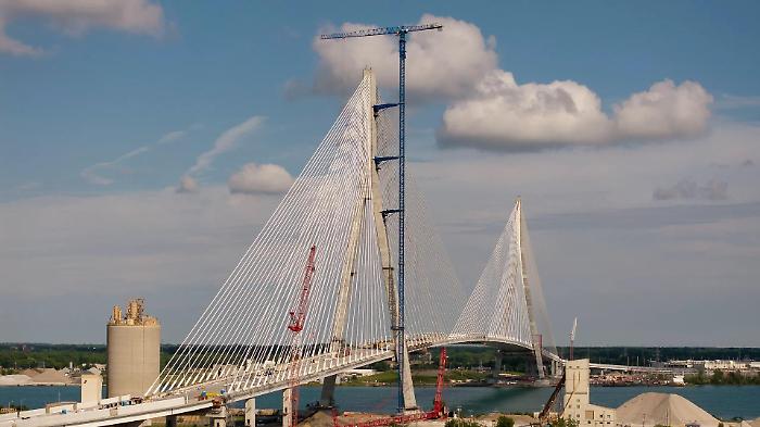 Tariffe, ponti e potere: come la guerra commerciale USA‑Canada sta ridisegnando la politica a Washington e Ottawa