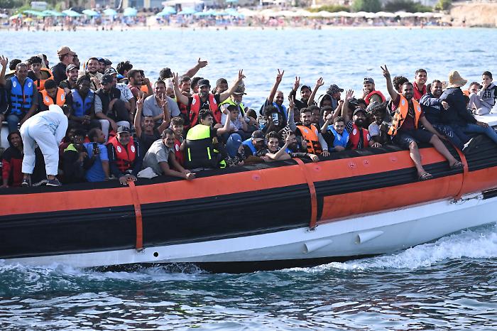 Ddl Migranti, svolta sul mare: cosa cambia davvero tra &ldquo;blocco navale&rdquo;, Paesi terzi e nuove regole sui Cpr