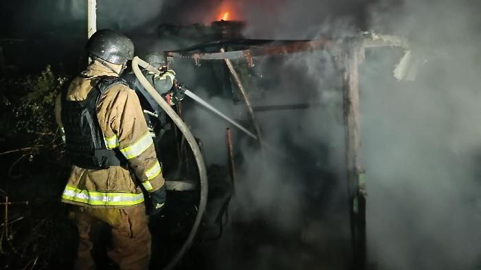 Guerra, Mosca: oltre 100 droni abbattuti e incendio in un sito militare a Volgograd