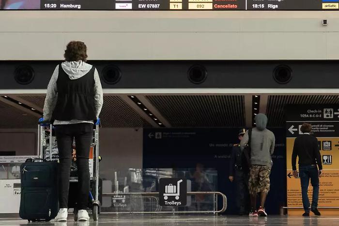 Scioperi nel trasporto aereo rinviato al 26 febbraio dopo la precettazione di Salvini