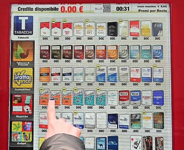 Sigarette, scatta il nuovo rincaro: cosa cambia da oggi e perch&eacute; il conto continuer&agrave; a salire