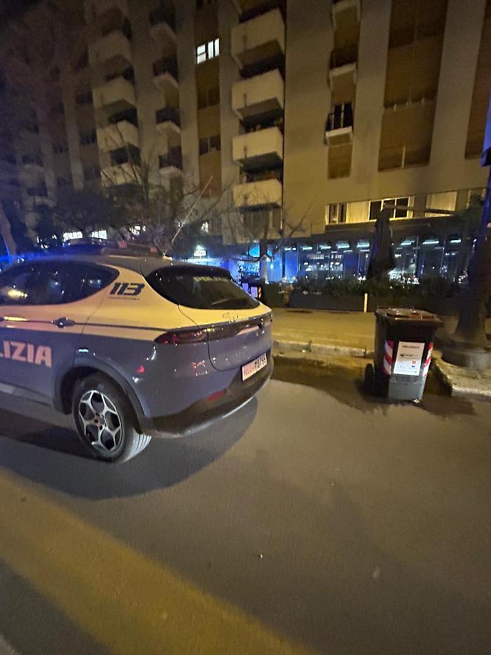 L'accoltellamento in via Libert&agrave;, indagini per capire il rapporto tra vittima e l'aggressore 
